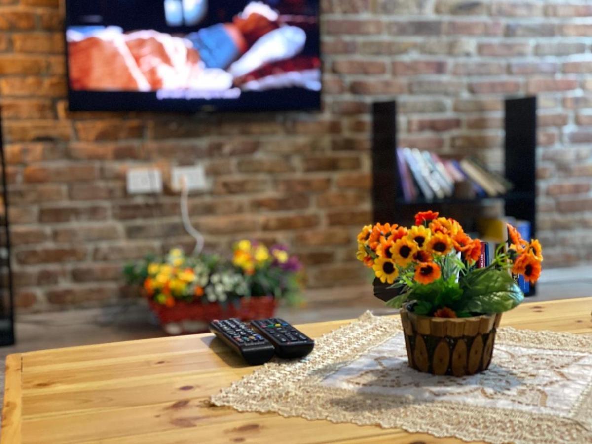 Ultra Apartments 'New Baazar' Tiranë Ngoại thất bức ảnh