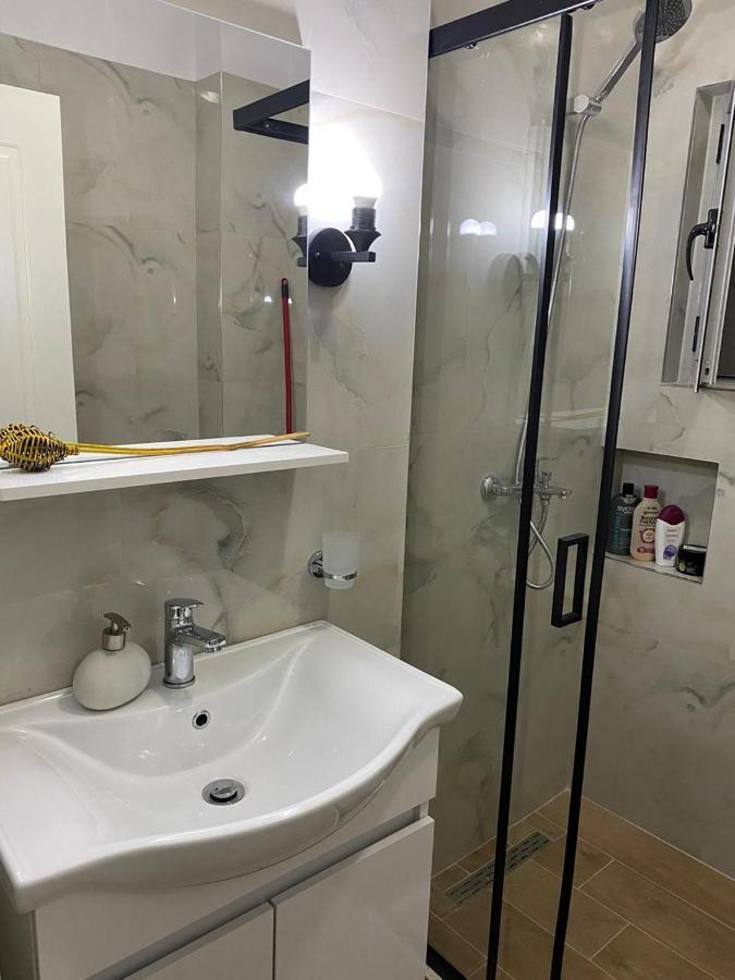 Ultra Apartments 'New Baazar' Tiranë Ngoại thất bức ảnh