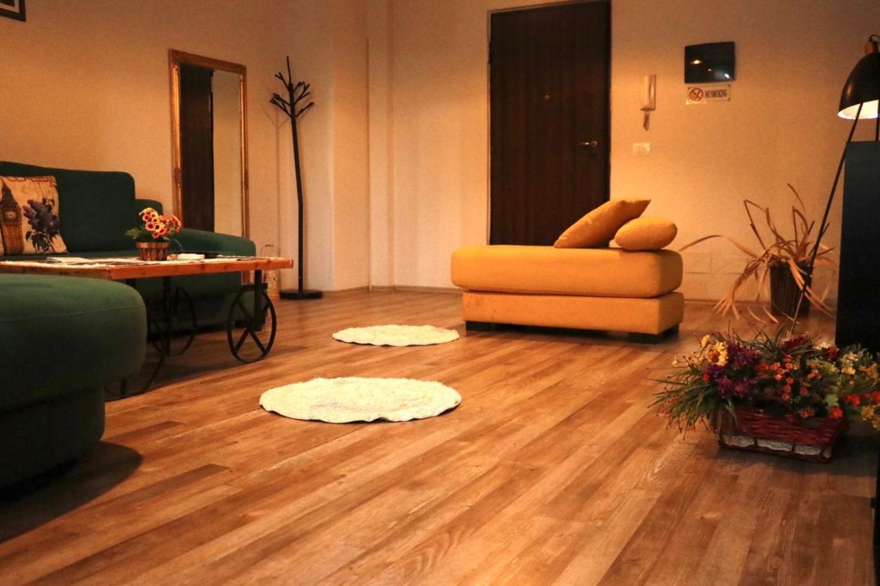 Ultra Apartments 'New Baazar' Tiranë Ngoại thất bức ảnh